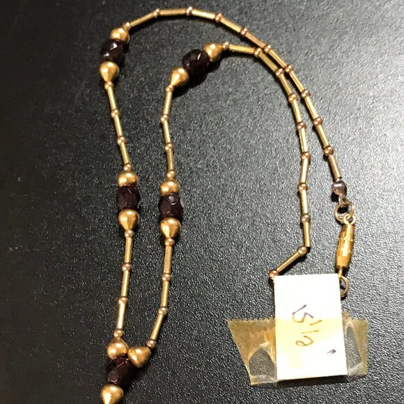 15 1/2" long Gold and Maroon Necklace - Picture 3 of 8